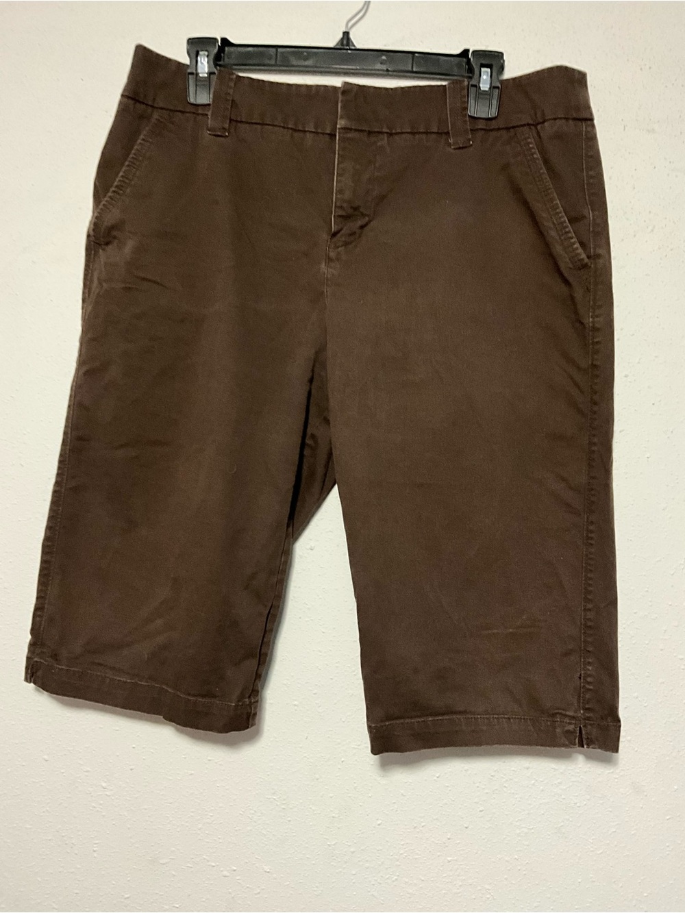Sonoma Womens Brown Bermuda Shorts Chino Long 13 Inseam Knee Length⁠